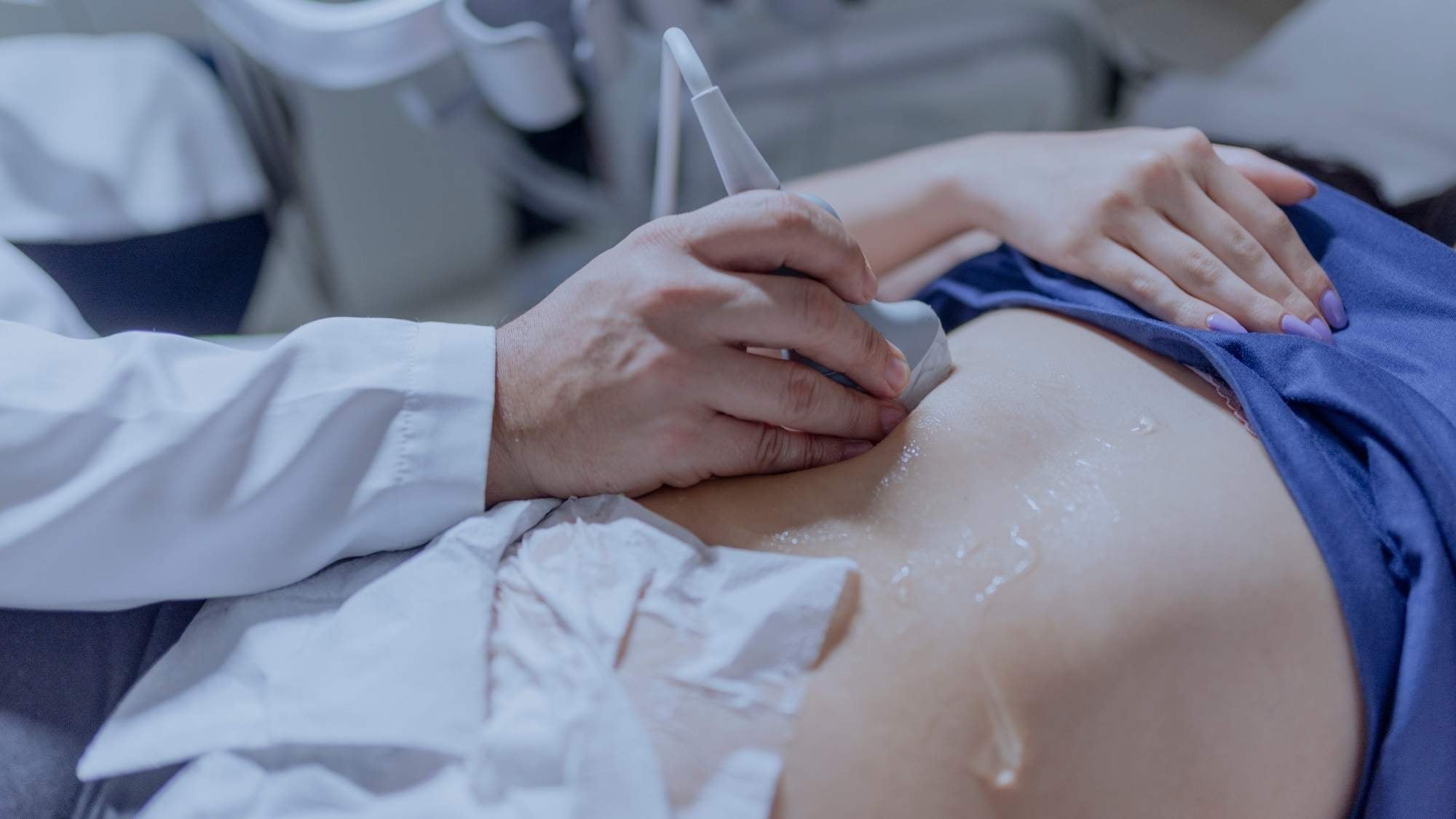 King City Diagnostic Imaging – Ultrasound Comparing a CT scan Ontario patients receive with ultrasound imaging